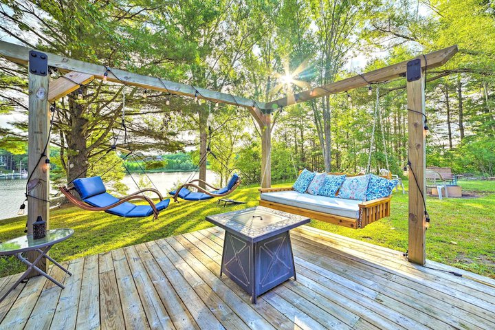 Riverfront Home w / Dock 6 Mi to Cheboygan!