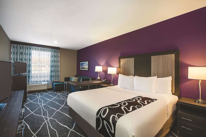 La Quinta Inn & Suites by Wyndham Dallas Northeast-Arboretum
