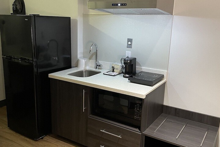 Studio 6 Suites – Stockton CA – Waterfront