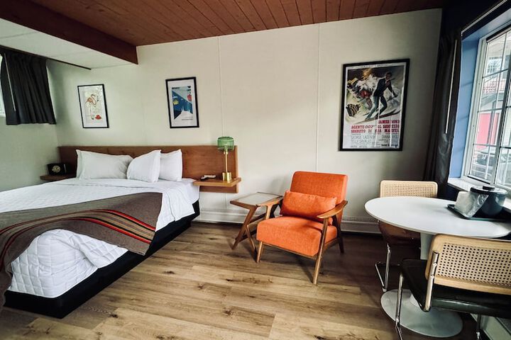 Room 17 of 19