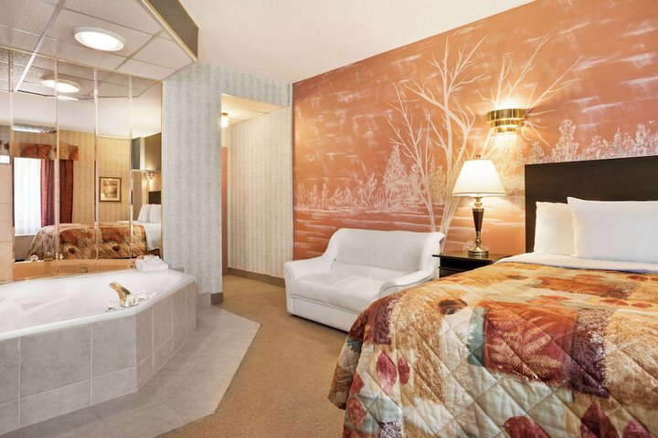 Room 12 of 34