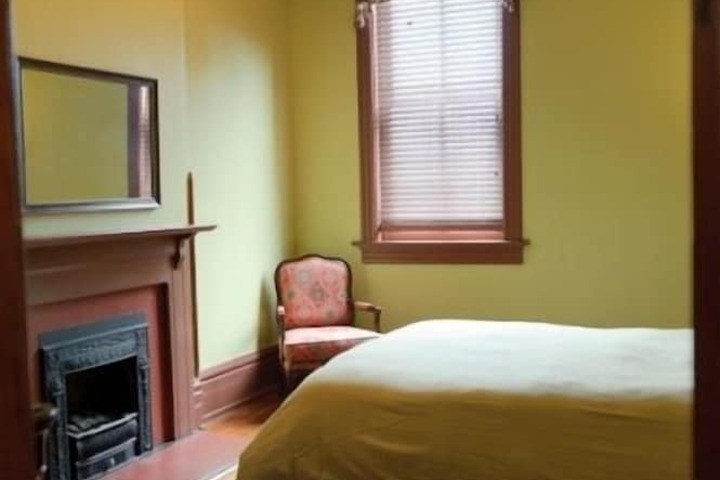Room 8 of 24