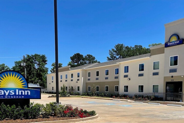 Hotel 4 of 59