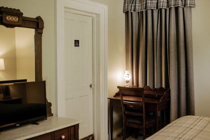 Blue Ridge Inn Bed & Breakfast