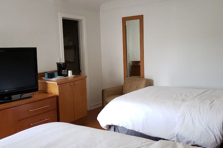 Room 25 of 63