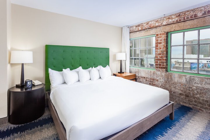 Room 46 of 60