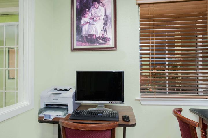 Business Center 22 of 22