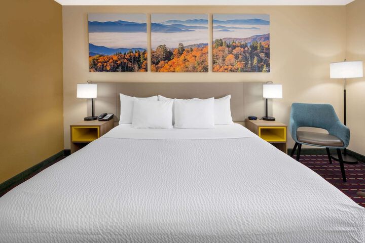 Room 17 of 26