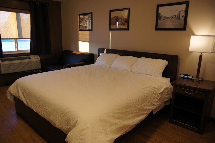 Room 3 of 6