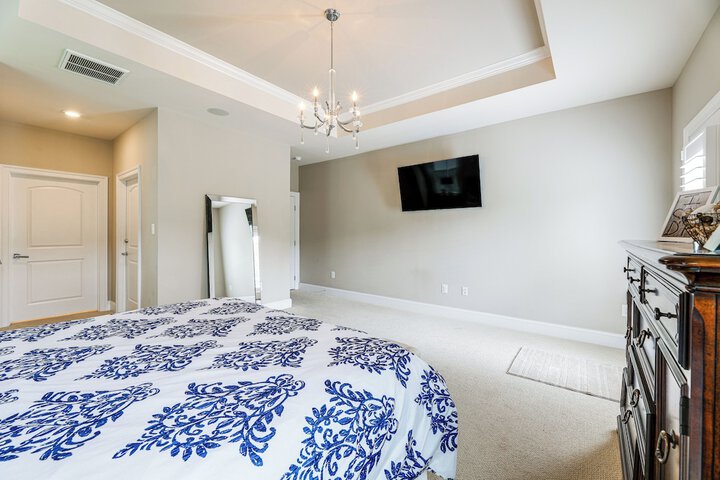 Furnished Outdoor Space: Family Home in Ocean View