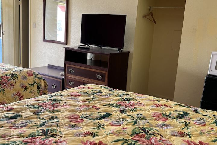 Room 11 of 22