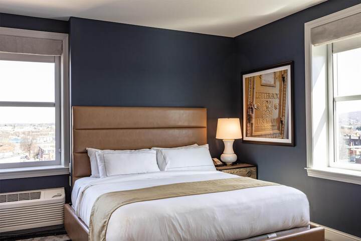 The Yorktowne Hotel Tapestry Collection by Hilton