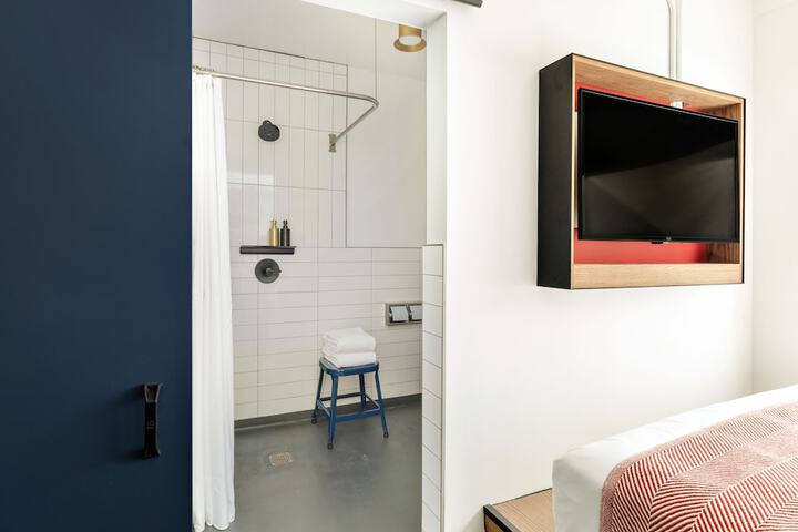 Room 60 of 101