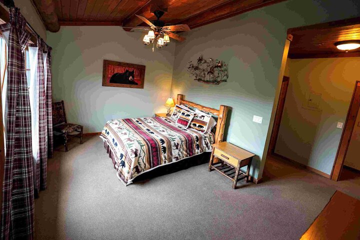 Room 176 of 241