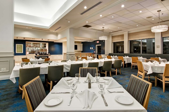 Dining 47 of 60