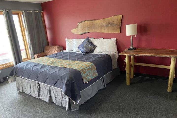 Room 4 of 6