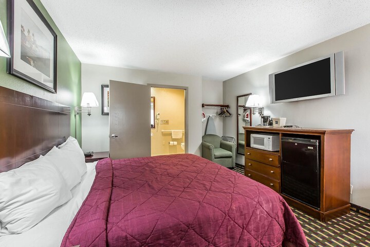 Room 12 of 28