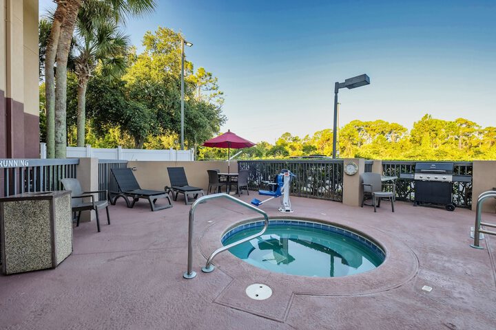 Red Roof Inn PLUS+ Palm Coast