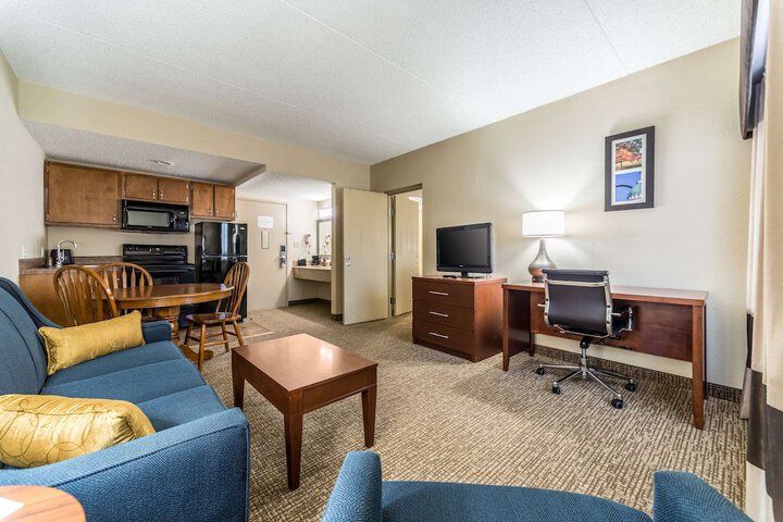 Room 30 of 48