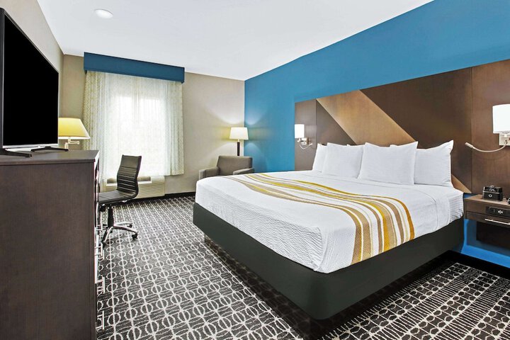 Room 25 of 41