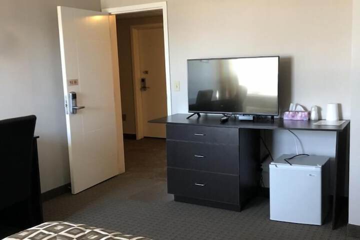 Room 8 of 19