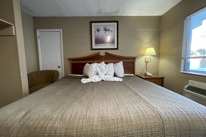Room 22 of 37