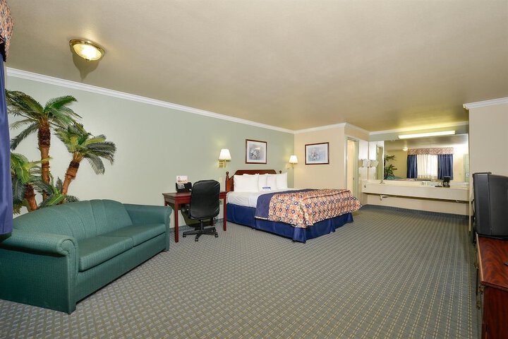 Room 16 of 20