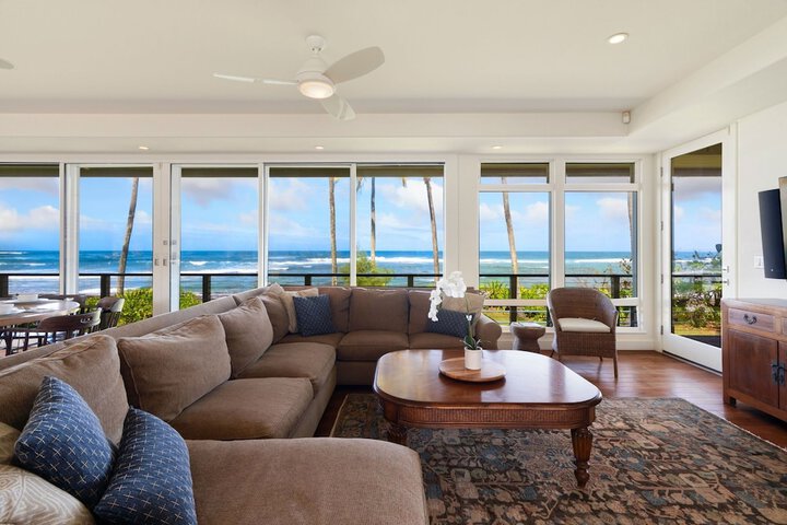King Hale 4 Bedroom Home by RedAwning