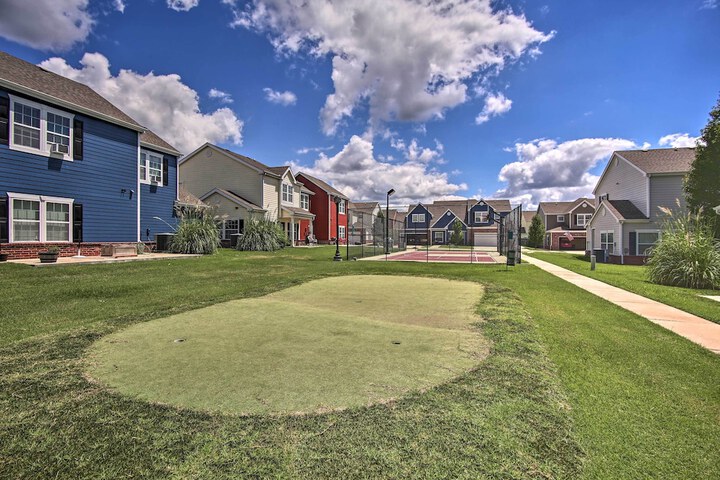 Walk to Lake: Family Gem w / Pool Access in Afton
