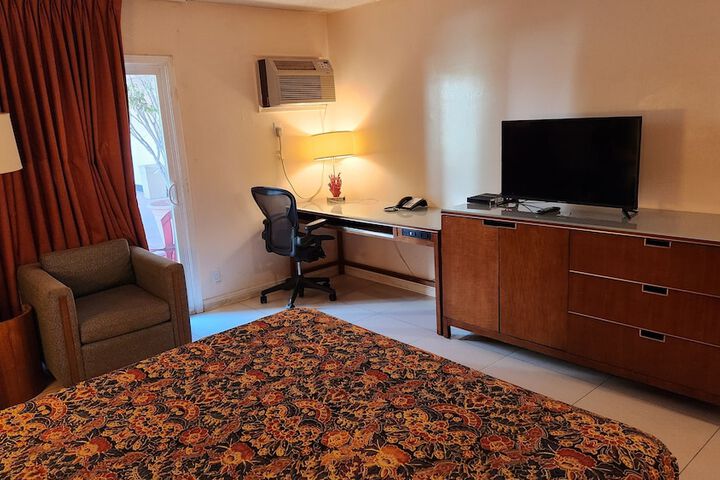 Room 21 of 33