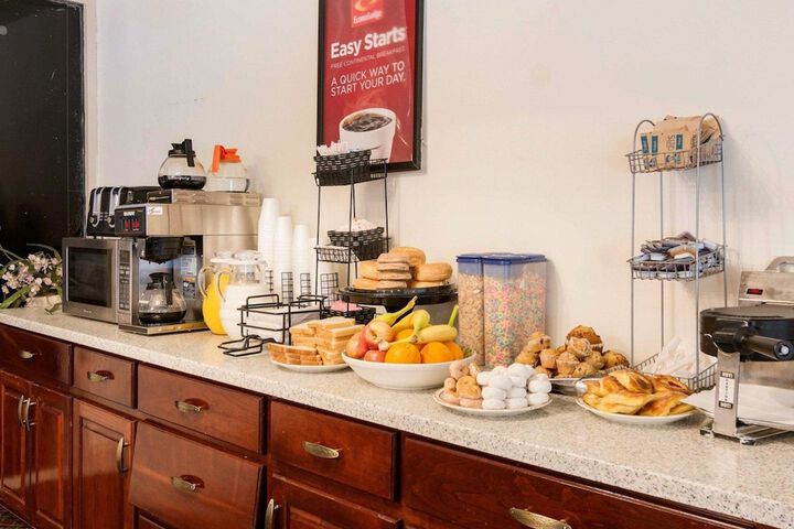 Breakfast/Coffee Service 20 of 23