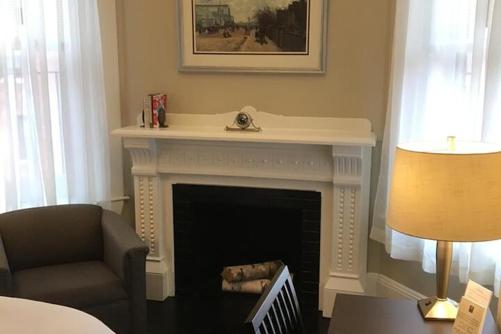 Room 18 of 30