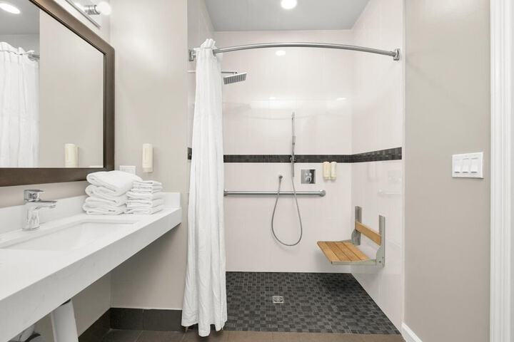 Room 15 of 31
