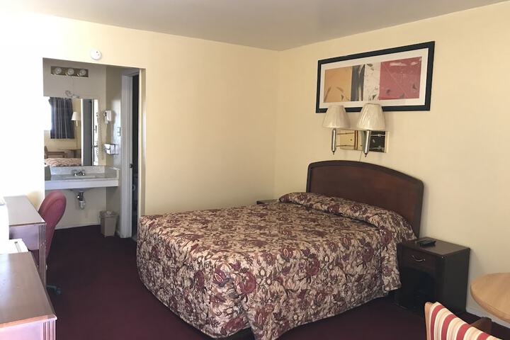 Room 17 of 25