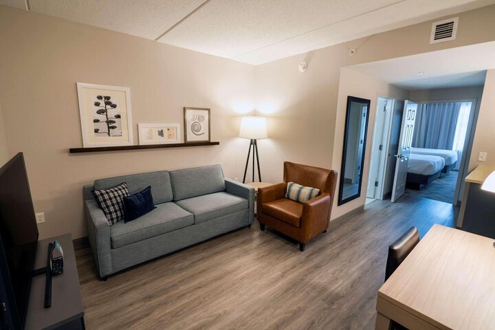 Country Inn & Suites by Radisson State College (Penn State Area), PA