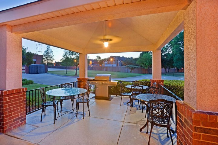 Sonesta Simply Suites Arlington Entertainment District