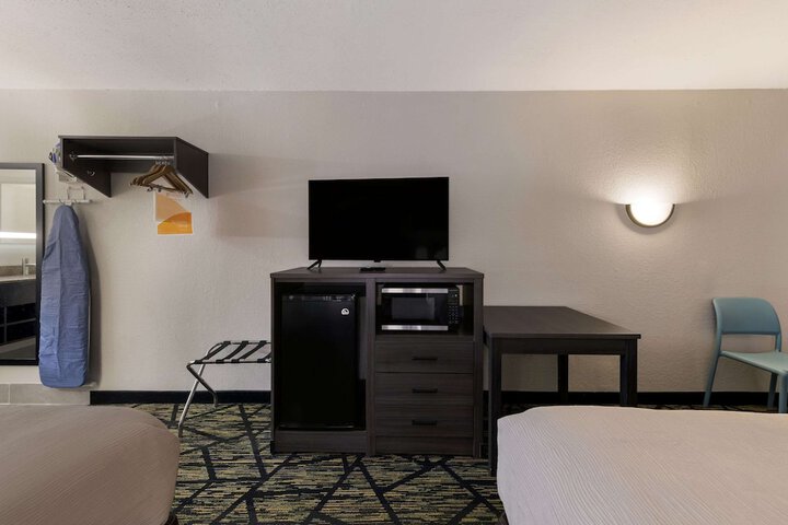 Room 21 of 30