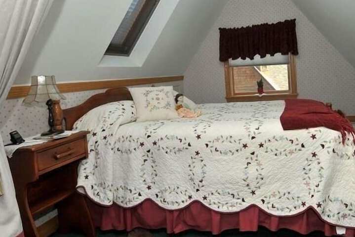 Victorian Loft B & B