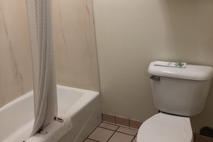 Room 18 of 27