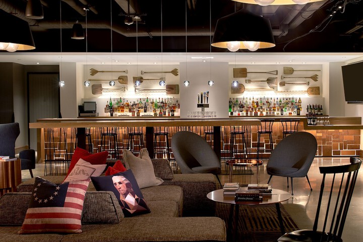 Lounge 57 of 82