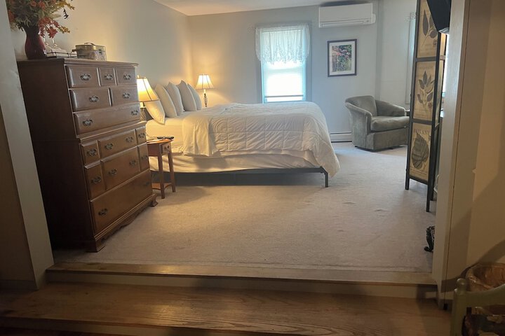Room 32 of 94