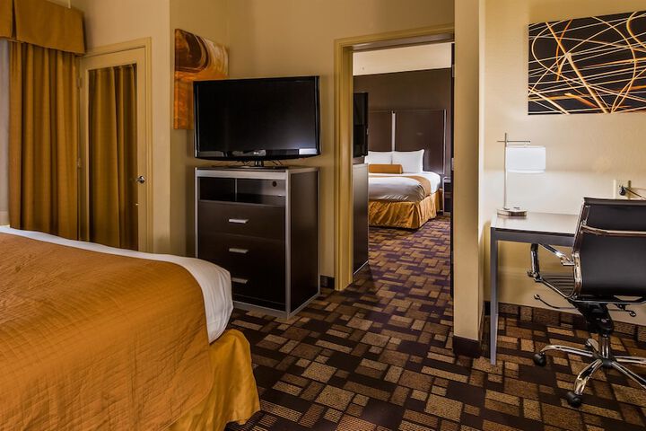 Best Western Windsor Pointe Hotel & Suites-Frost Bank Center