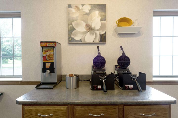 Breakfast/Coffee Service 24 of 26