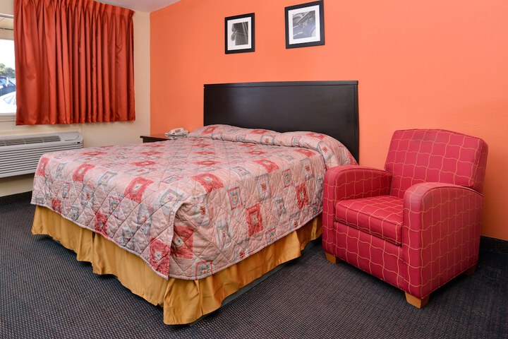 Room 18 of 26