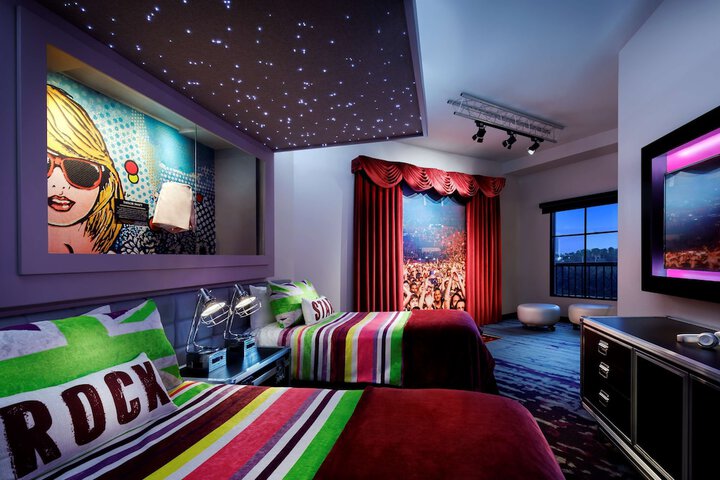Room 30 of 64