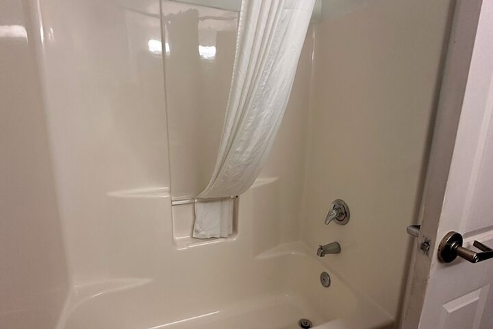 Room 16 of 24
