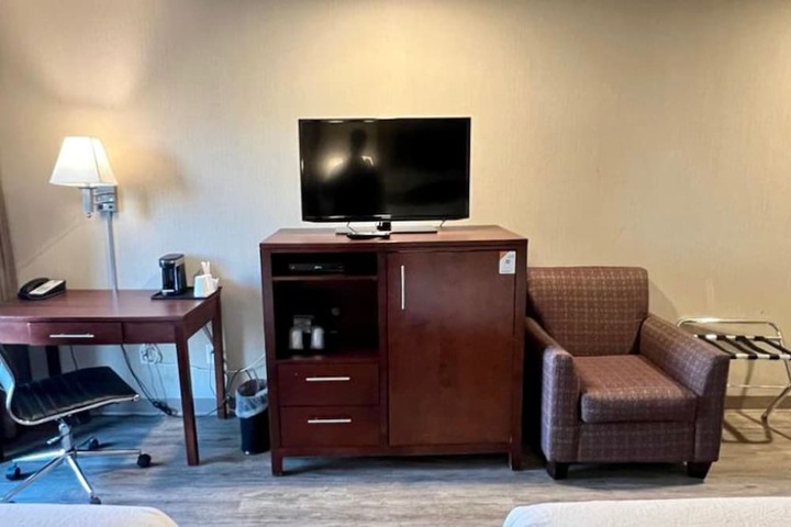 Room 28 of 53
