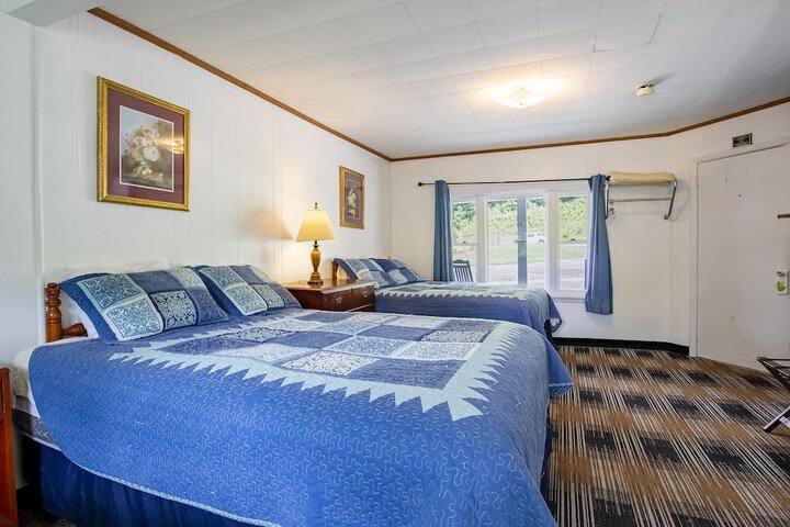 Lloyds on the River Country Inn by OYO