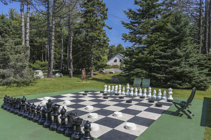 Spruce Point Inn