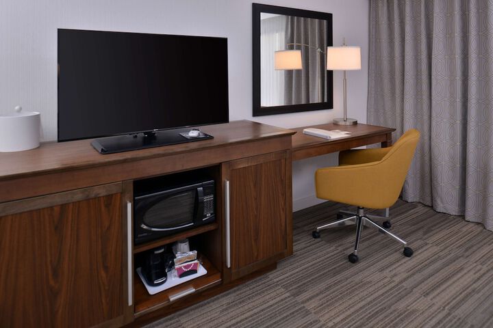 Room 32 of 64